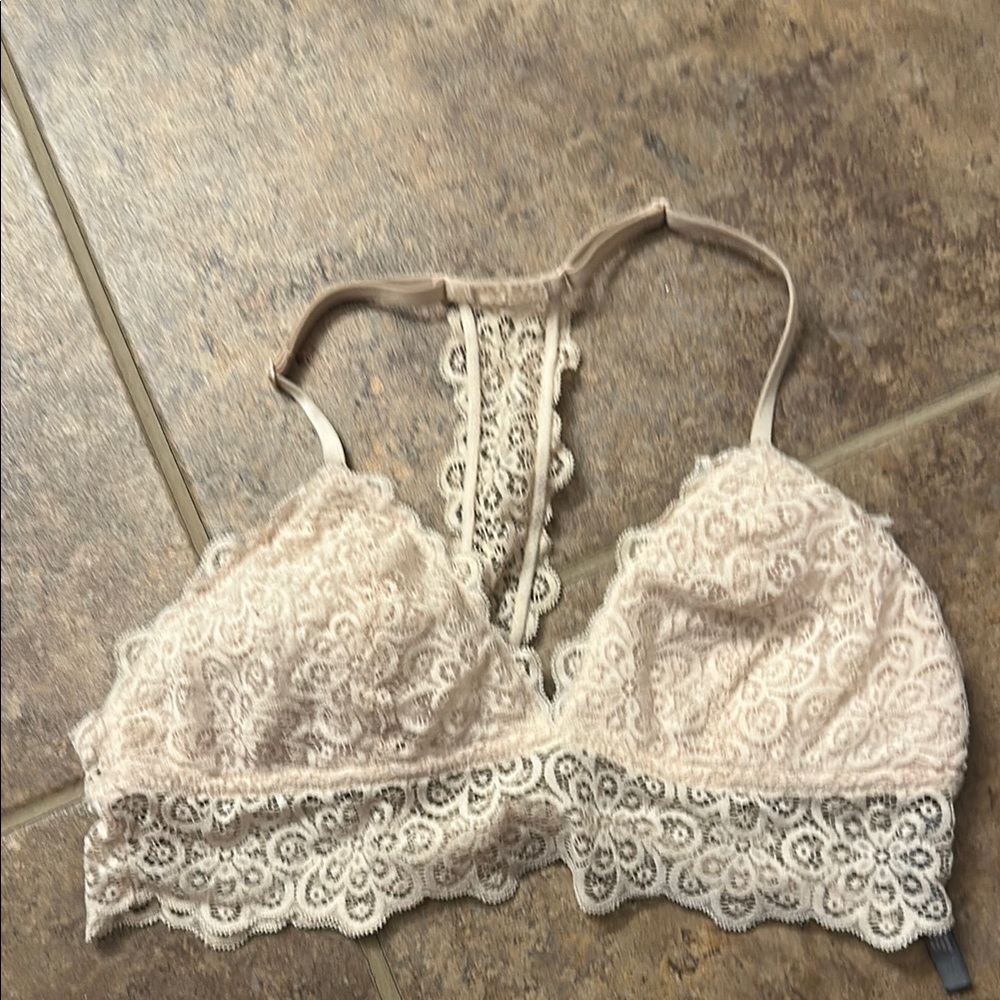 Aerie Cream Lace Bra with Scalloped Trim
